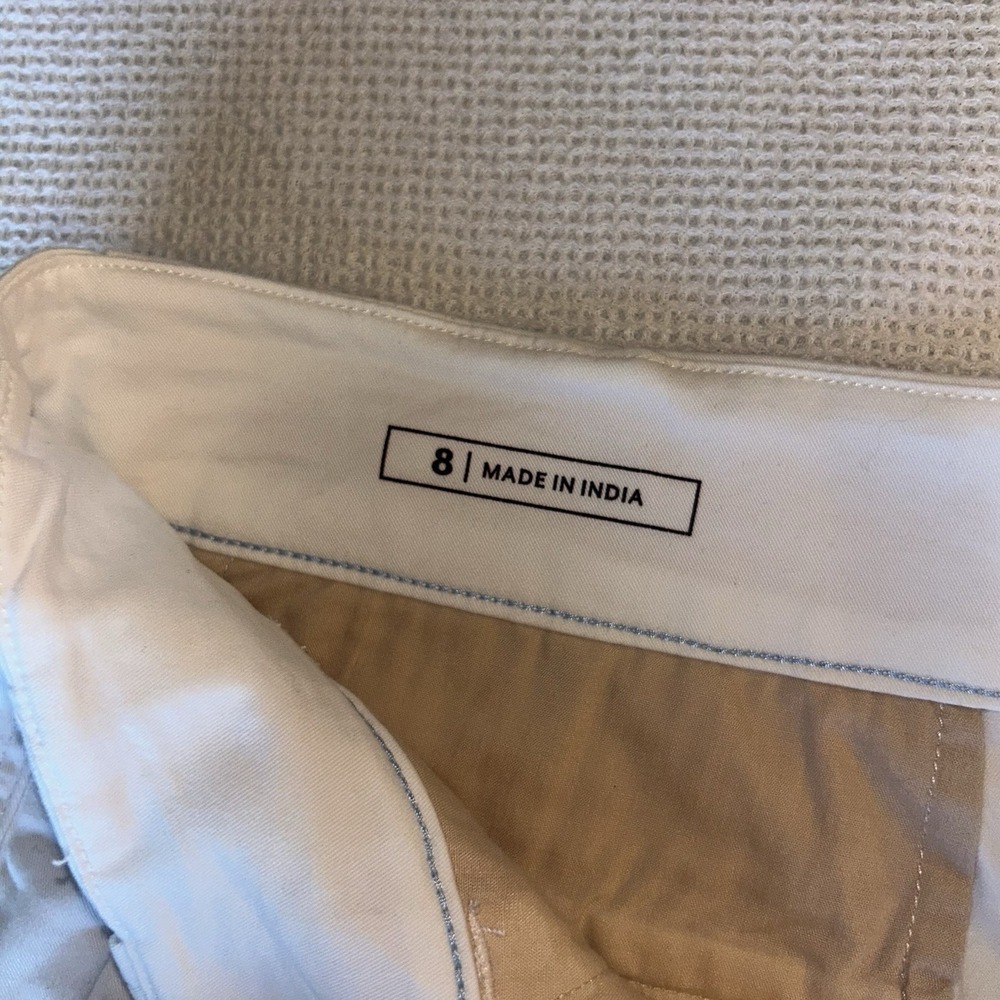 Vineyard Vines Womens White Chino Shorts Size 8 White Classic Whale Preppy - Picture 7 of 7